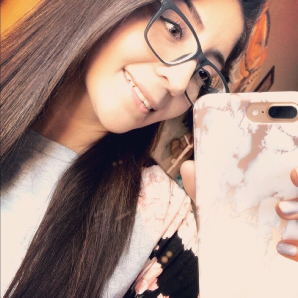 Meet your Posher, Tania